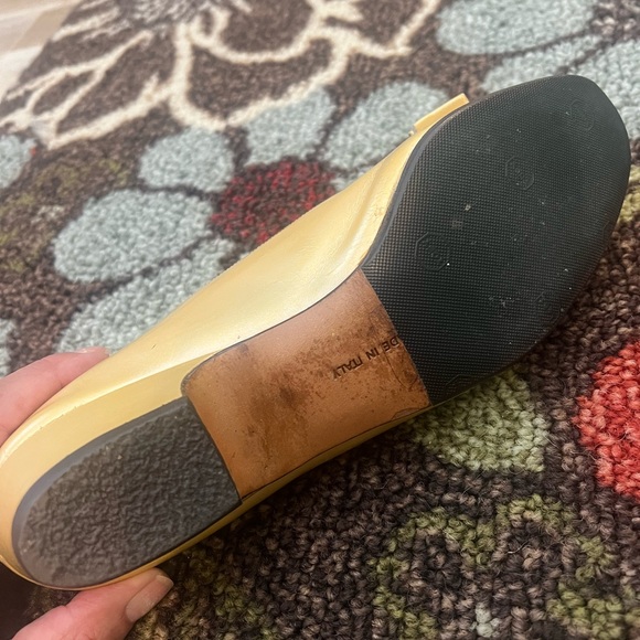 Salvatore Ferragamo gold metallic SZ 7.5 narrow. Newly resoled - Picture 3 of 4